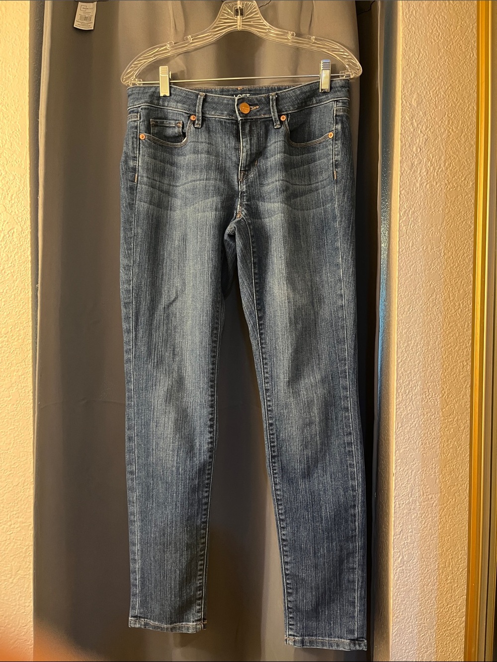 LOFT Slim Skinny Women's Jeans in Faded Blue Wash